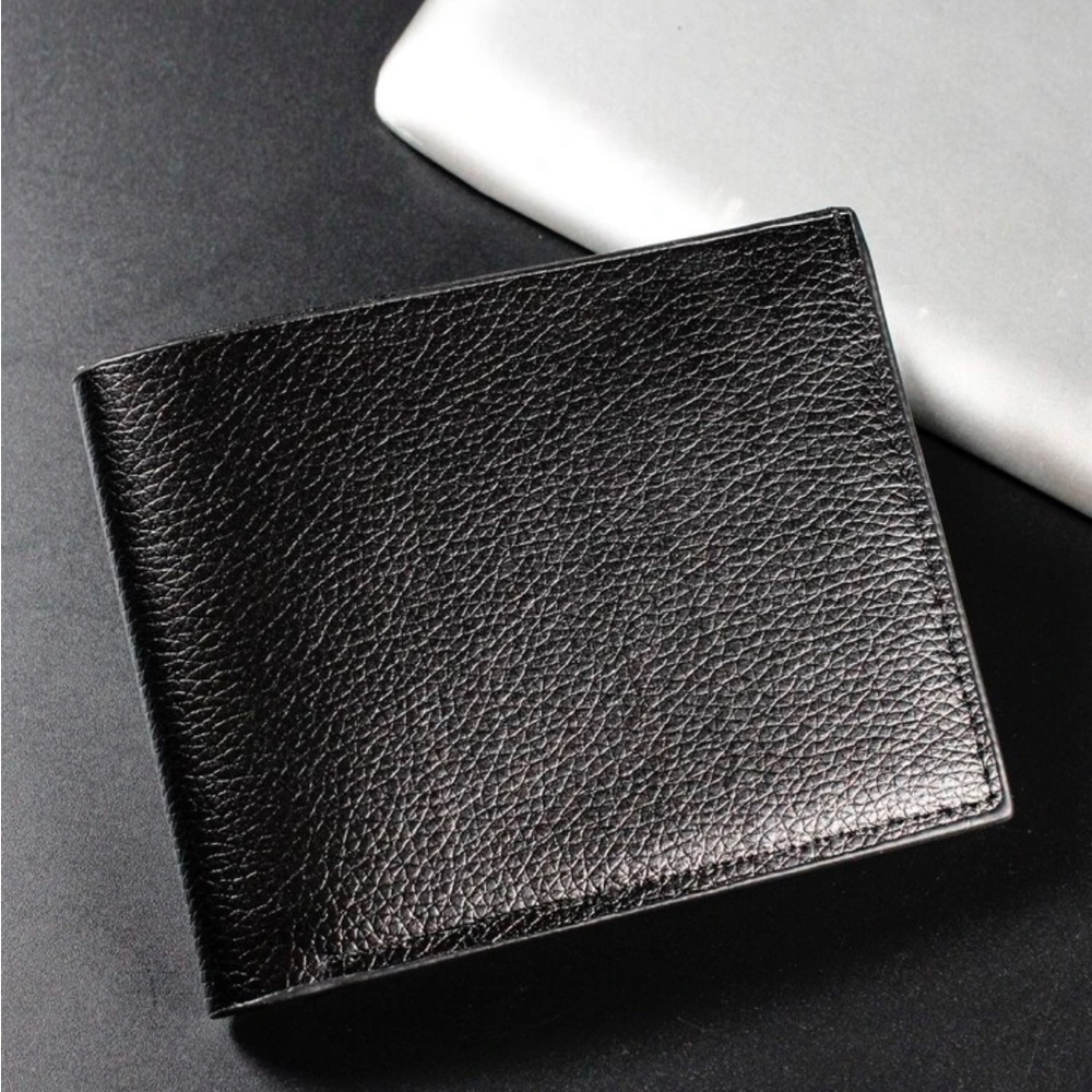 Men’s black wallet